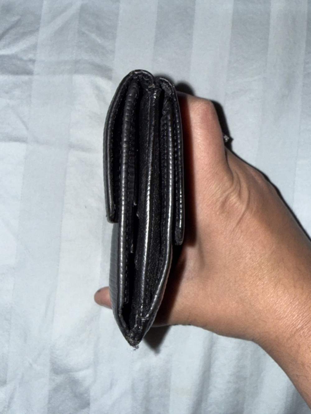 Louis Vuitton Epi Leather Black Bifold Wallet Small Snap Closure - Picture 3 of 7